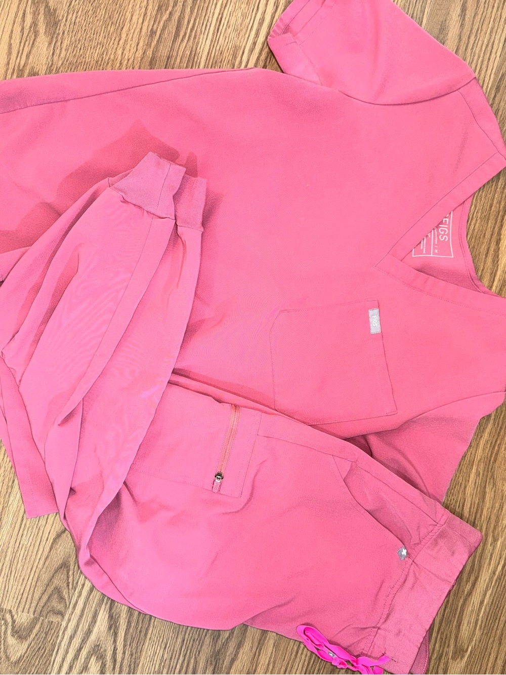 FIGS Quartz Catarina Top & Zamora Jogger Scrub Set M/MP
